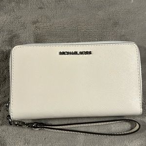 Michael Kors Jet Set Zip Around Phone Holder Wallet Wristlet